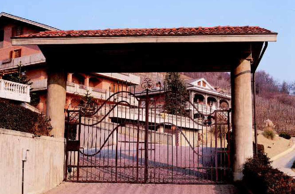 gate, gates, driveway gates, swing gate, automatic gate
